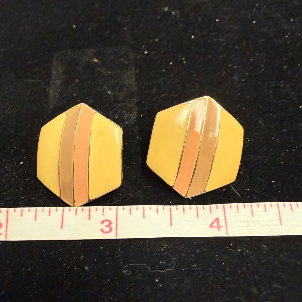 Vintage‎ Hexagon Enamel Stud Earrings Gold Tone Yellow Peach Striped Geometric
